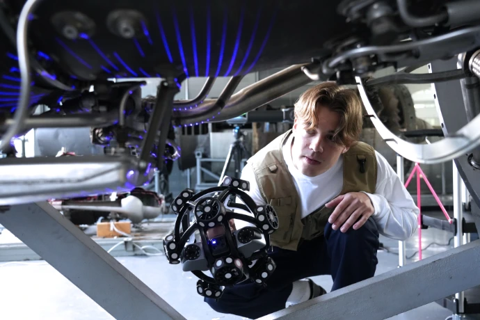 Scan 3d d'un moteur en atelier de maintenance aéronautique